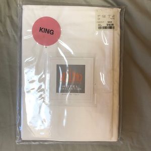NWT king pillow case
